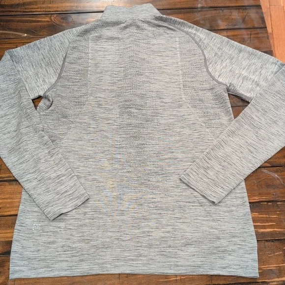 Lululemon Metal Vent Tech 1/2 Zip Pullover - Picture 7 of 10